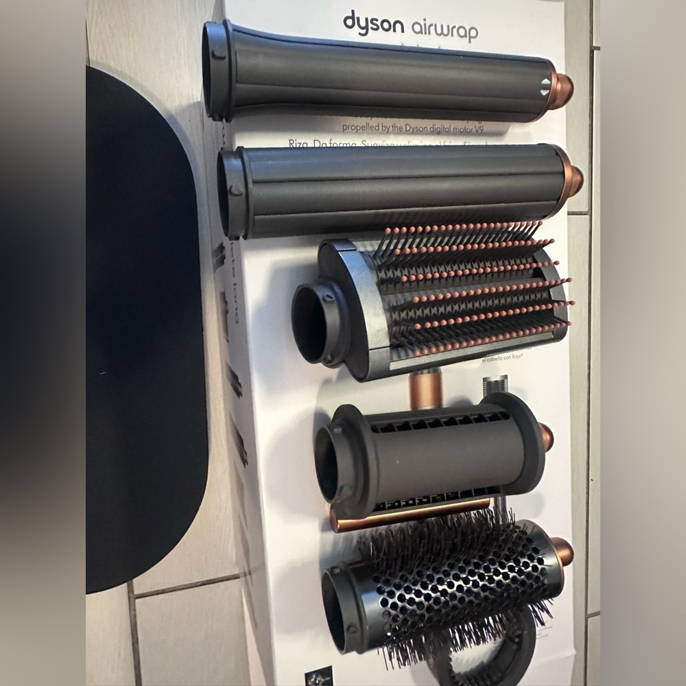 Dyson airwrap